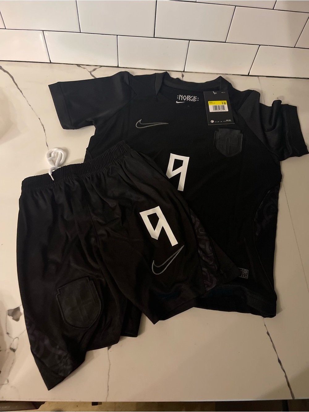 Youth Erling Braut Haaland Jersey And Short Set Size 18.